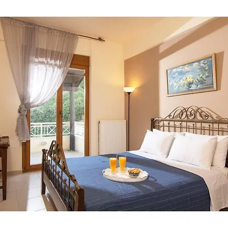 Diamanti Beachfront Red Suite-ligaria ליגאריה